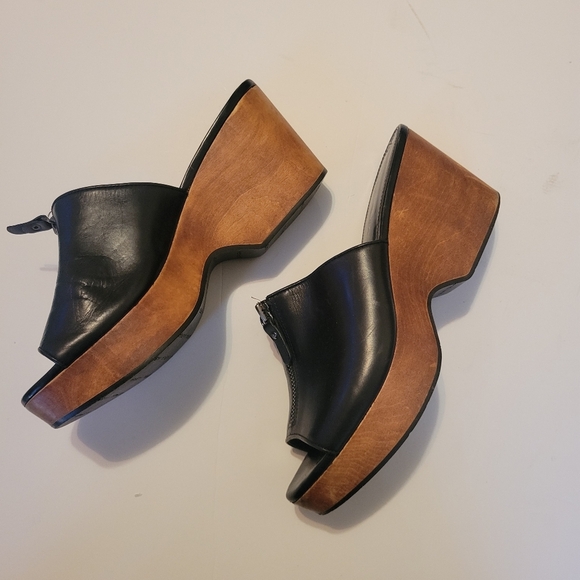 Via Spiga Black Leather Mules with Zipper Detail EUC Minimimist Modern Casual - Picture 2 of 6